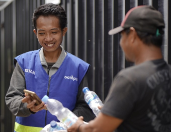 Ứng dụng mua ve chai bùng nổ ở Indonesia